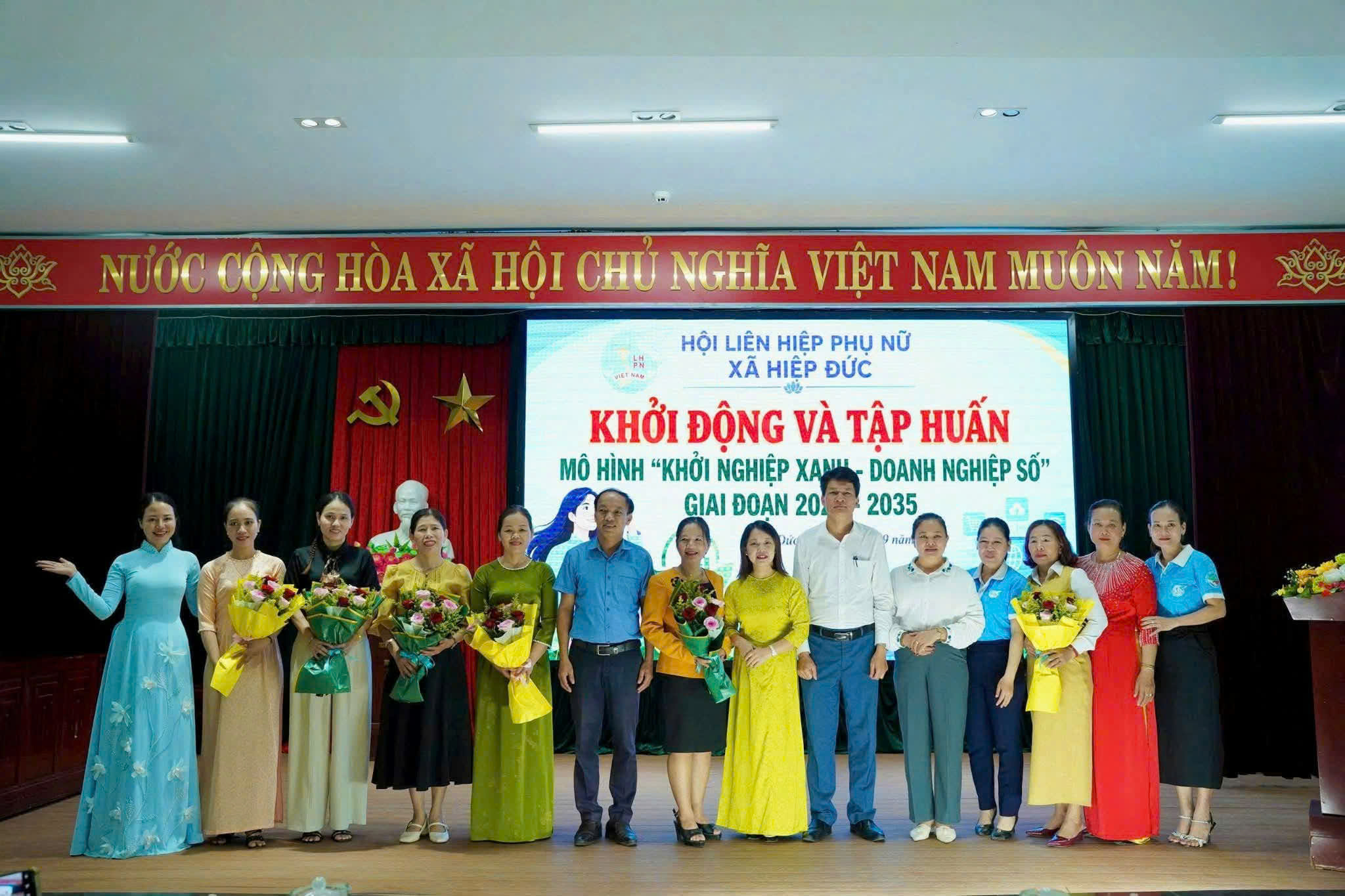 Khởi nghiệp tinh gọn: Tự chủ kinh tế cho phụ nữ vùng cao từ chiếc điện thoại thông minh