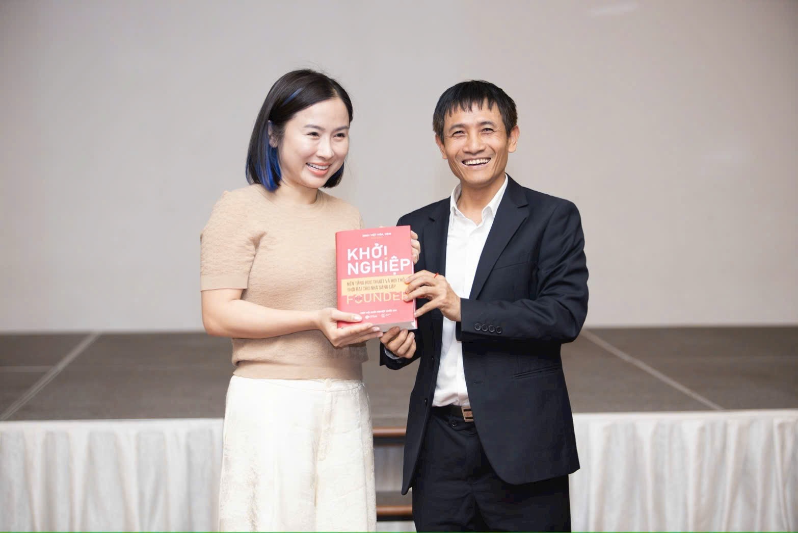 Phụ nữ với sứ mệnh tiên phong trong dòng chảy dân tộc