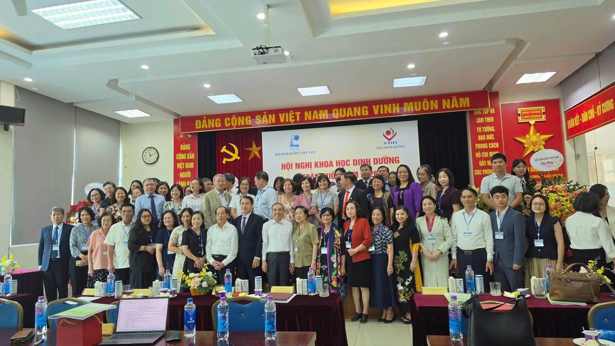 Chăm sóc dinh dưỡng toàn diện từ dự phòng đến điều trị: Góc nhìn từ chuyên gia dinh dưỡng